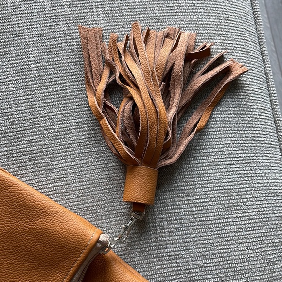 Tan leather clutch purse NWOT - Picture 2 of 6